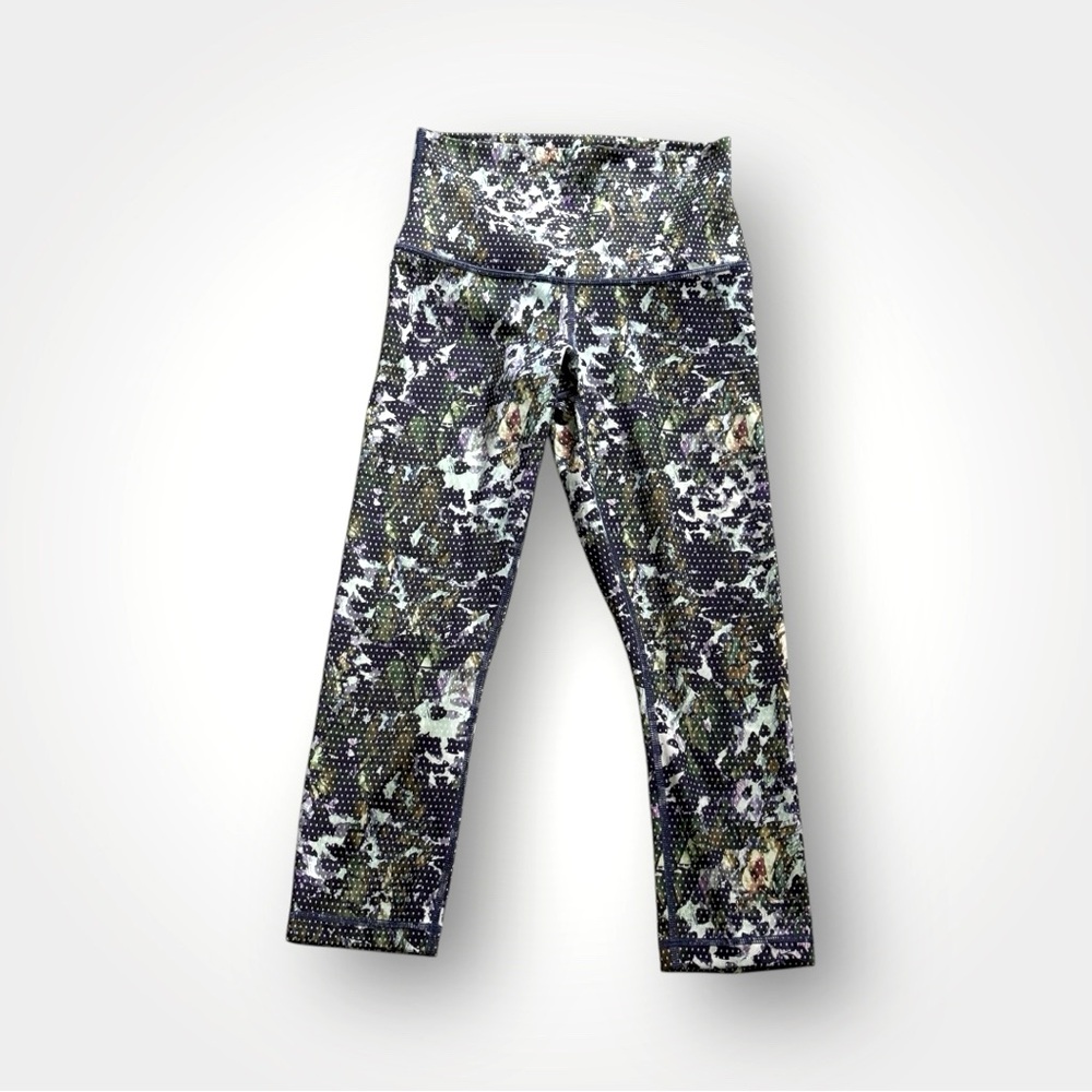 Women’s LULULEMON Multicolor Leggings! Size 4! - Picture 4 of 5